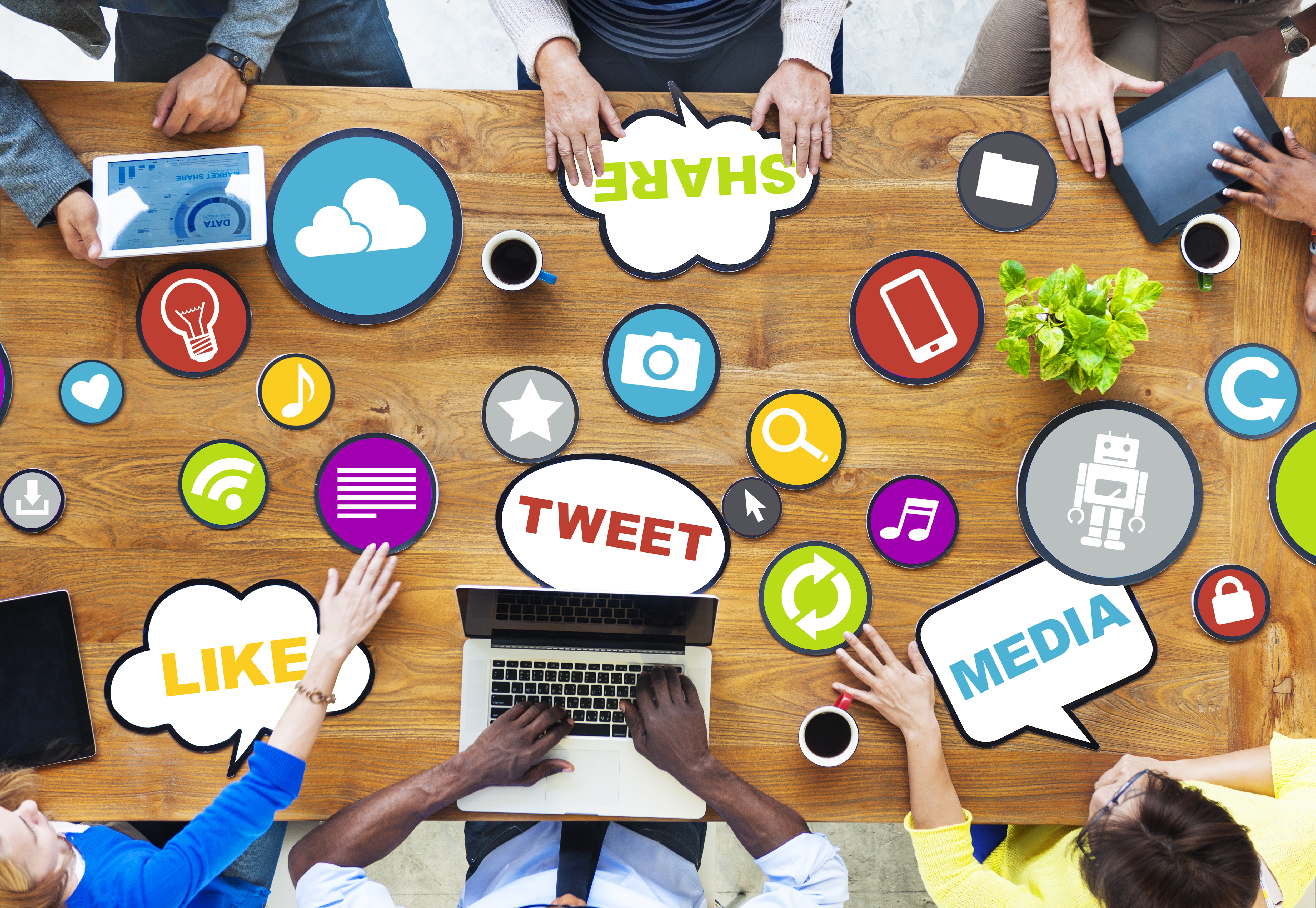 Picture of buzzwords like tweet, media and share.